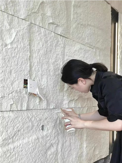 Thi công tấm pu giả đá