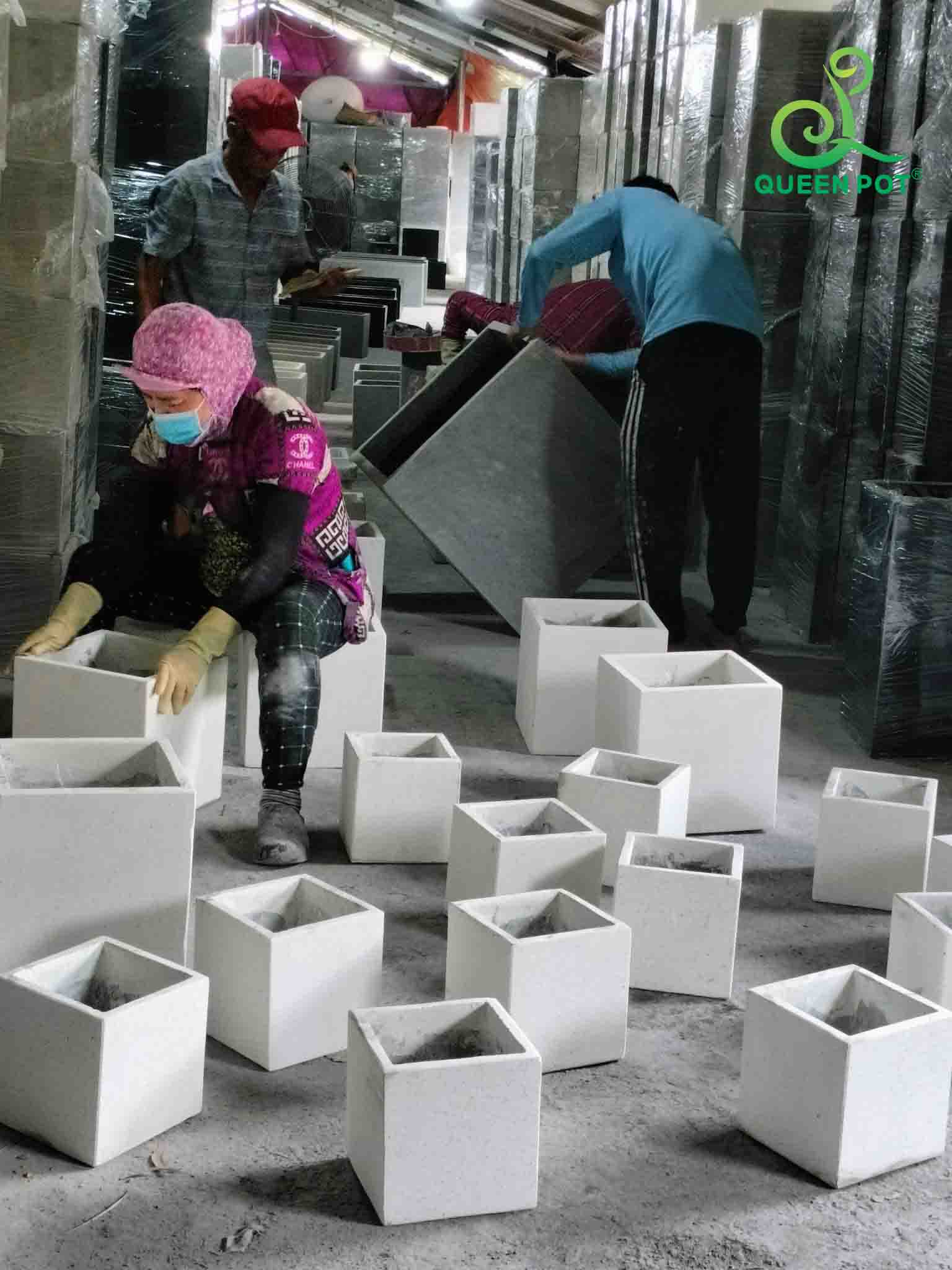 Chậu xi măng đá mài hình vuông